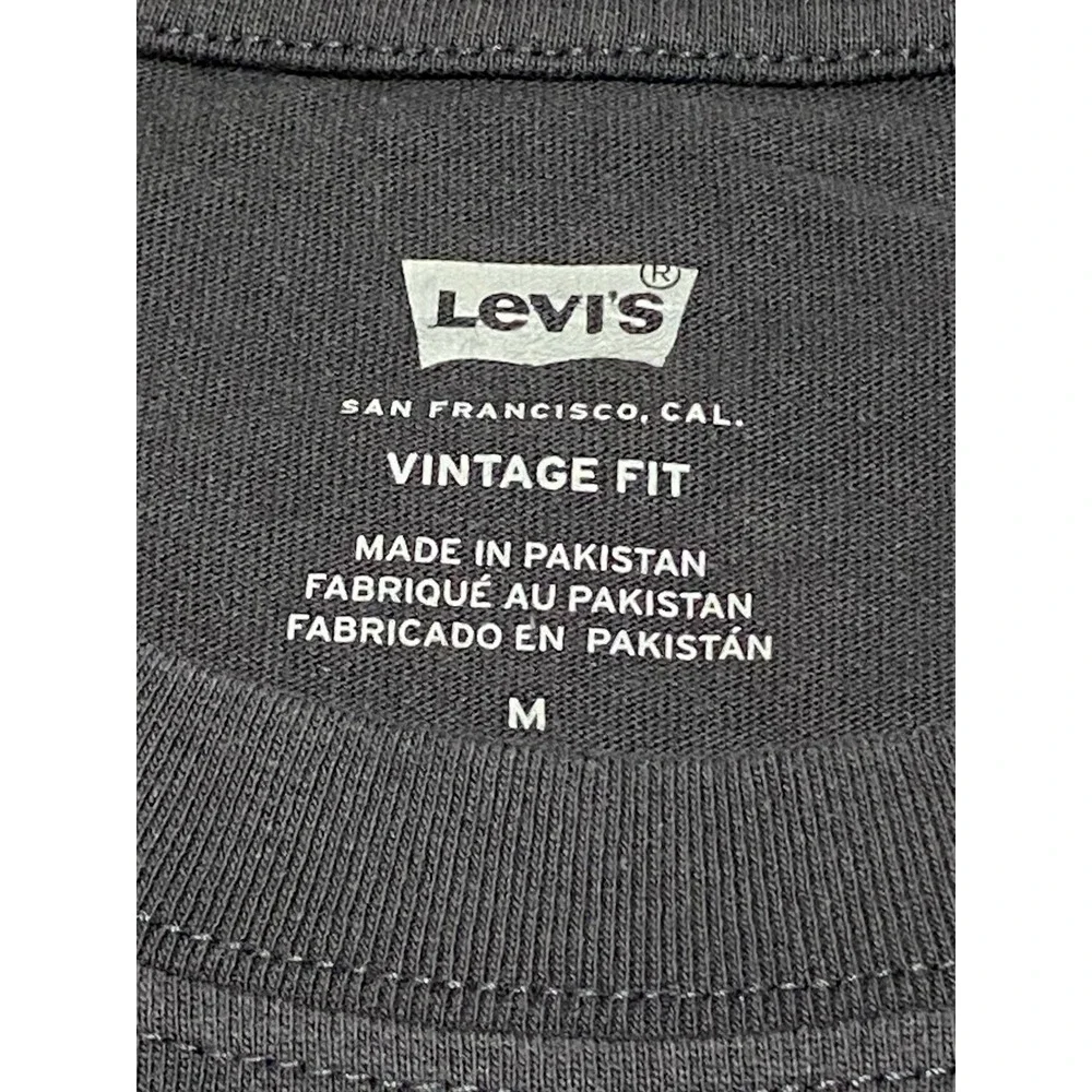 Levis Men's Vintage Black Graphic Batwing Logo in Pecan Brown Medium T-Shirt NWT